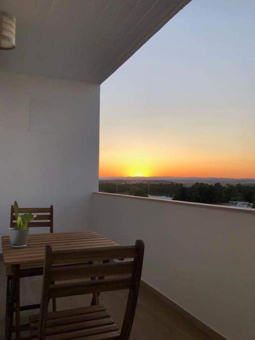 Apartamento T2 Montegordo A 500 M Da Praia Монте-Гордо Экстерьер фото